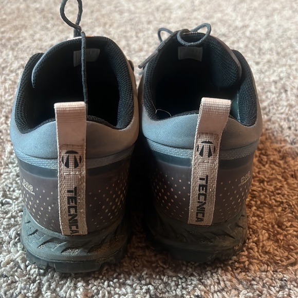 Tecnica women’s water proof hiking shoes - Picture 4 of 9